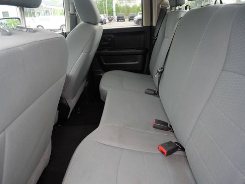 Used 2018 RAM 1500 Express AWD/4WD image 23