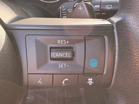 Used 2024 Nissan Rogue SV image 12