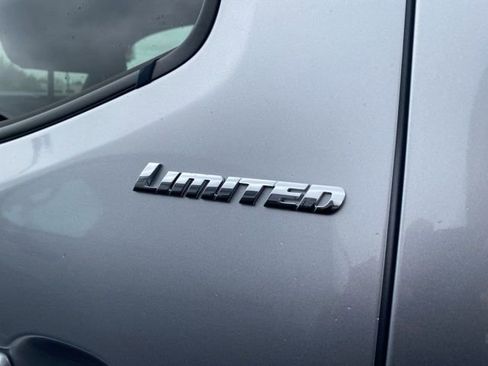 Used 2021 Toyota Tacoma Limited image 10