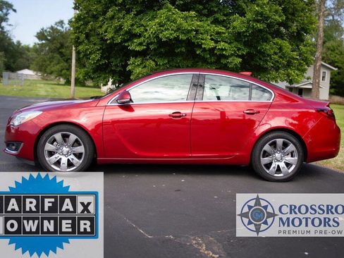 Used 2015 Buick Regal Premium w/ Experience Buick Package FWD image 2