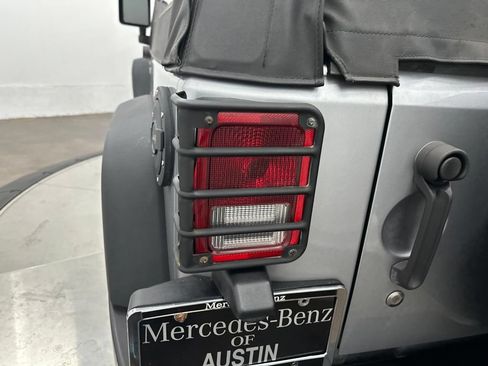 Used 2015 Jeep Wrangler Sport AWD/4WD image 8