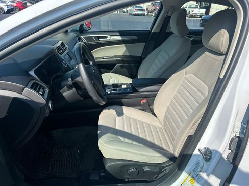 Used 2018 Ford Fusion S FWD image 9