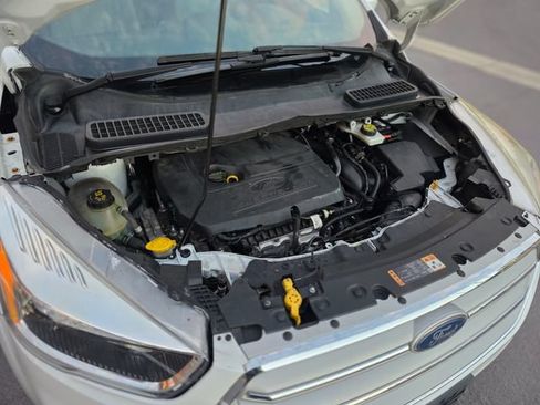 Used 2018 Ford Escape SE FWD image 46