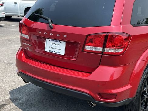 Used 2019 Dodge Journey SE FWD image 13