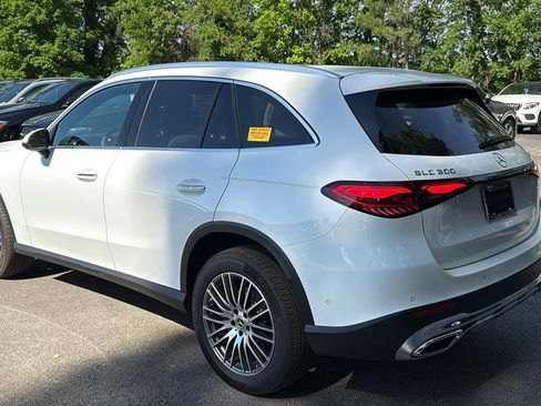 Used 2025 Mercedes-Benz GLC 300 4MATIC image 6