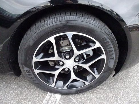 Used 2017 Buick Regal Sport Touring image 29