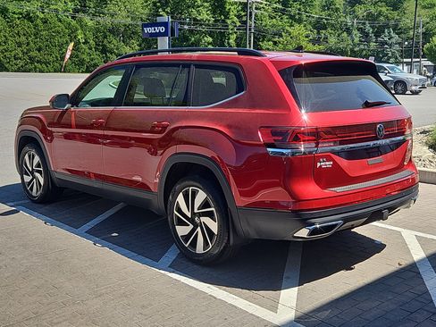 Certified 2024 Volkswagen Atlas SE w/ Panoramic Sunroof Package AWD/4WD image 28