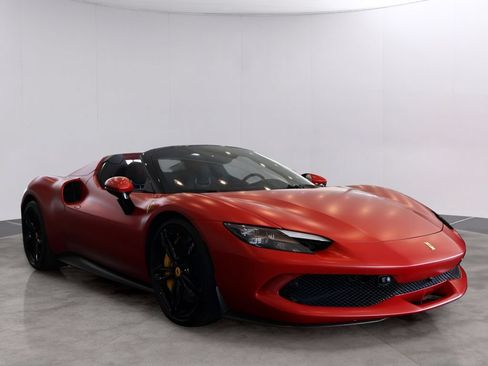 Used 2024 Ferrari 296 GTS RWD image 3