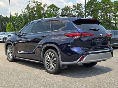 Used 2020 Toyota Highlander Platinum AWD/4WD image 3