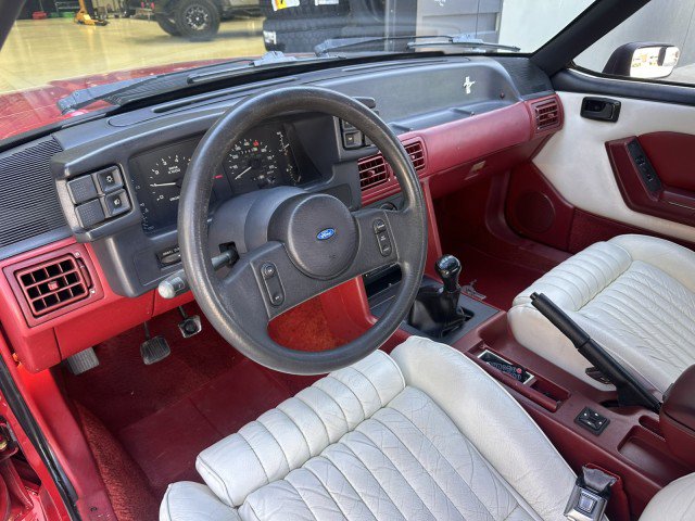 Used 1988 Ford Mustang GT RWD image 9