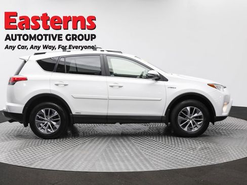 Used 2018 Toyota RAV4 XLE w/ Convenience Package image 4