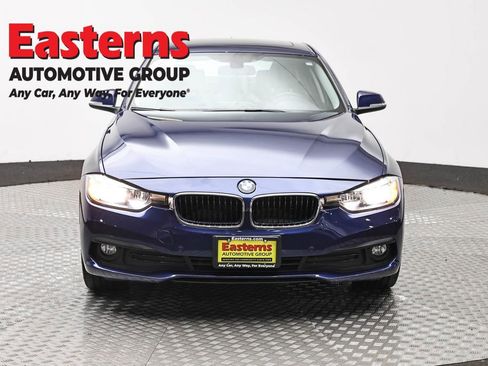 Used 2017 BMW 320i xDrive Sedan AWD/4WD image 2