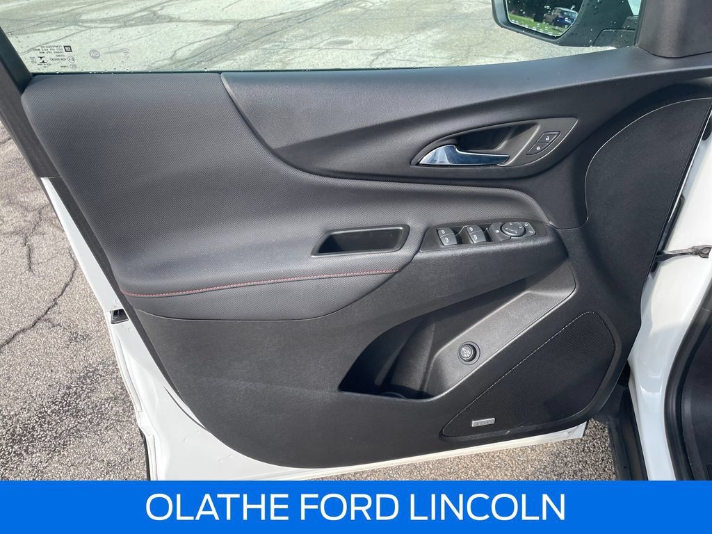 Used 2022 Chevrolet Equinox RS w/ RS Leather Package AWD/4WD image 15