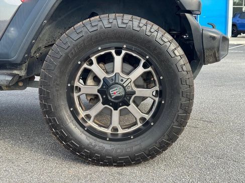 Used 2018 Jeep Wrangler Unlimited Sport S AWD/4WD image 9