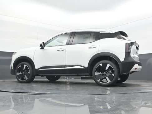 New 2025 Nissan Kicks SR image 26