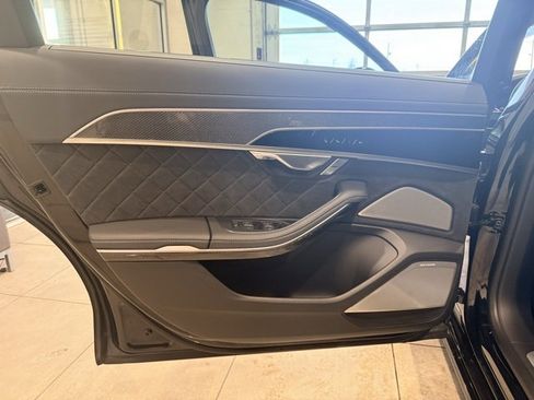 Used 2023 Audi S8 4.0T image 18