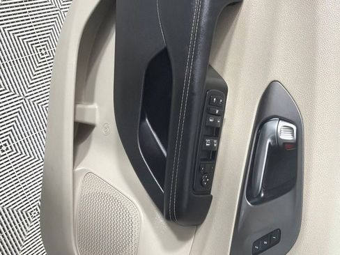 Used 2022 Chrysler Pacifica Touring-L FWD image 10