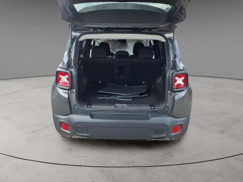 Used 2020 Jeep Renegade Altitude AWD/4WD image 8
