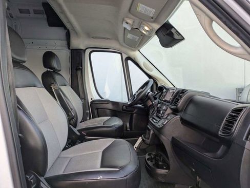 Used 2023 RAM ProMaster 2500 FWD image 12