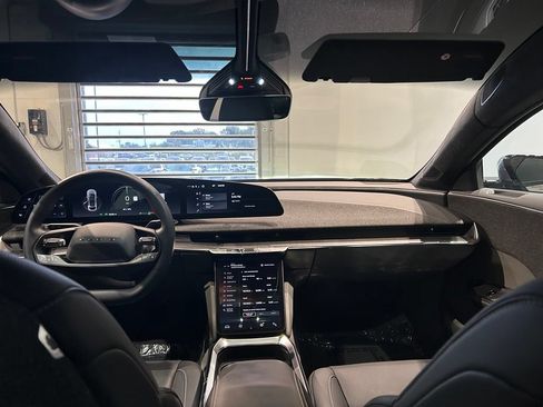 Used 2025 Lucid Air Touring AWD/4WD image 36