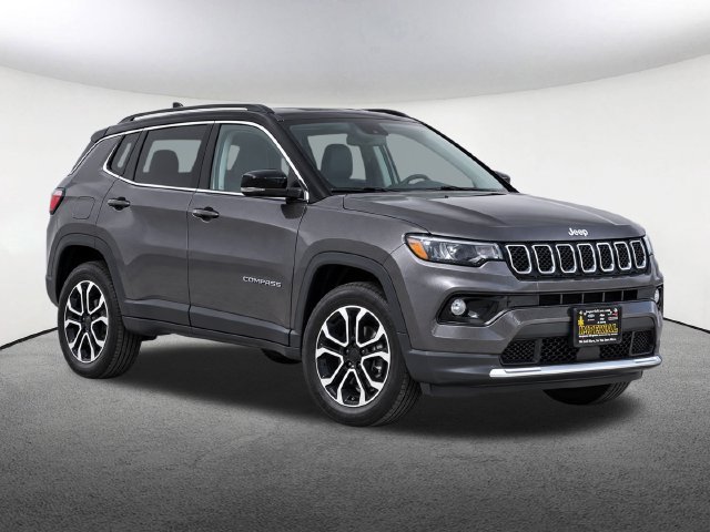 Used 2023 Jeep Compass Limited AWD/4WD image 2