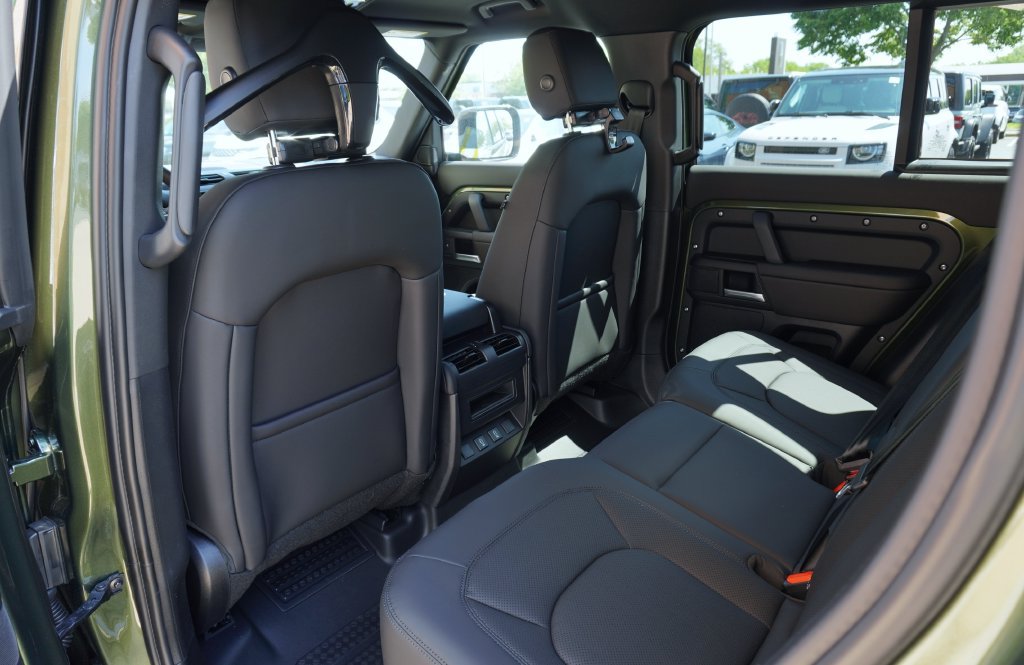 Used 2026 Land Rover Defender 110 S AWD/4WD image 27