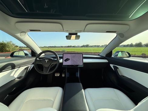 Used 2018 Tesla Model 3 Long Range AWD/4WD image 12