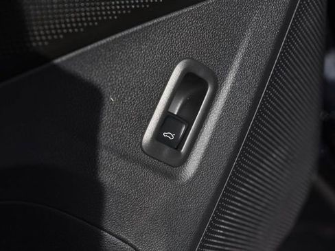 New 2026 Volkswagen Tiguan SE R-Line image 9