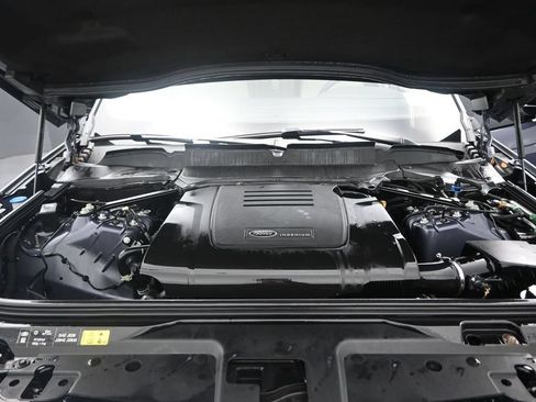Used 2024 Land Rover Discovery S AWD/4WD image 13