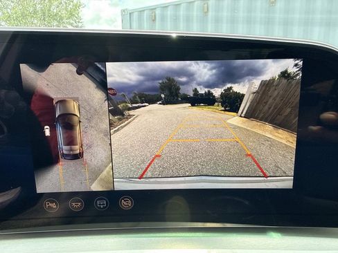 Used 2024 Cadillac Lyriq Luxury w/ LPO, Floor Liner Package RWD image 31