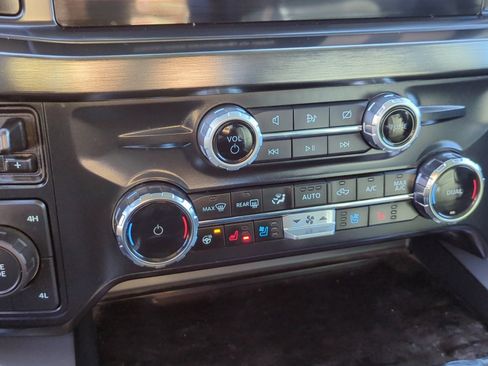 Used 2024 Ford F350 Lariat image 23