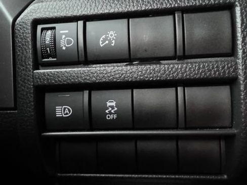 Used 2024 Toyota Tacoma TRD Sport AWD/4WD image 33