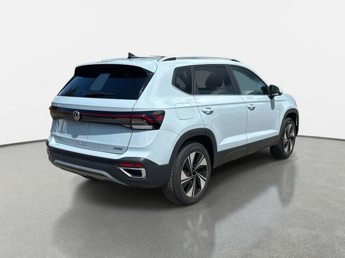 New 2025 Volkswagen Taos SE image 6