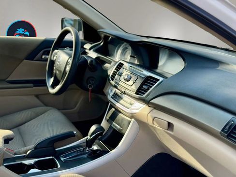 Used 2015 Honda Accord LX image 15