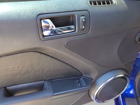 Used 2013 Ford Mustang GT Premium RWD image 15