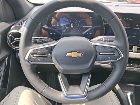 New 2026 Chevrolet Equinox LT w/ Safety and Technology Package FWD image 8