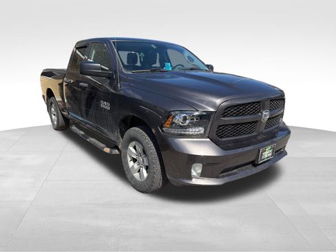 Used 2017 RAM 1500 Express image 2