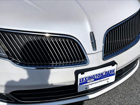 Used 2013 Lincoln MKS AWD image 34