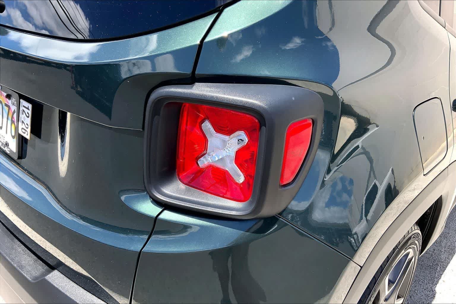 Used 2021 Jeep Renegade Sport FWD image 32