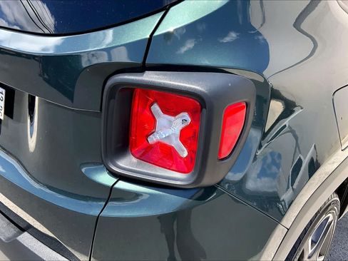 Used 2021 Jeep Renegade Sport FWD image 32
