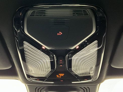 Used 2022 BMW X5 M50i image 13