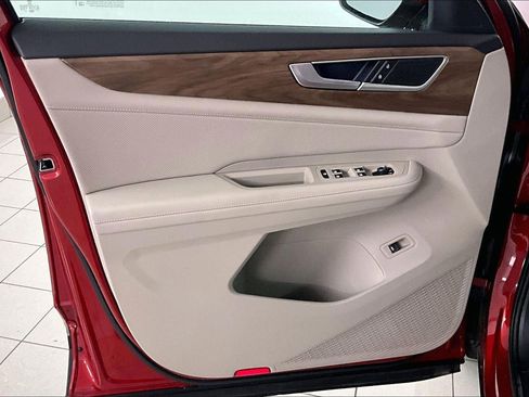 Used 2024 Volkswagen Atlas SE image 20