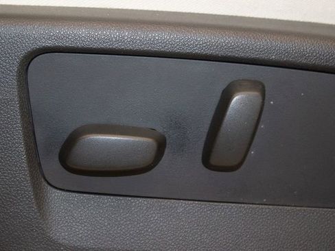 Used 2022 Buick Envision Avenir w/ Safety Package image 21