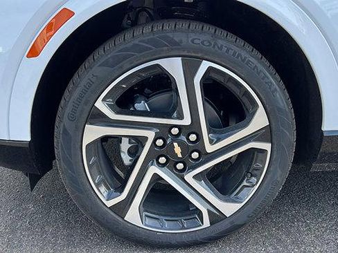 New 2026 Chevrolet Equinox EV LT image 10