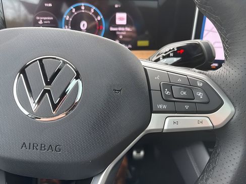 New 2026 Volkswagen Tiguan SEL R-Line AWD/4WD image 13