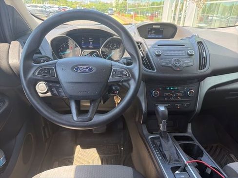 Used 2017 Ford Escape SE FWD image 12
