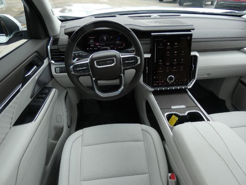 Used 2024 GMC Acadia Denali w/ Super Cruise Package image 14