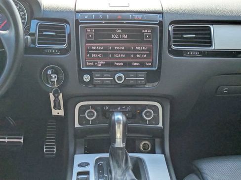 Used 2017 Volkswagen Touareg Wolfsburg Edition AWD/4WD image 19