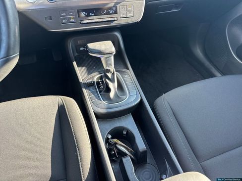 Used 2024 Hyundai Kona SEL AWD/4WD image 34