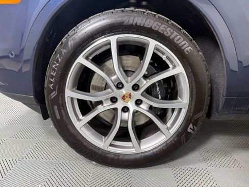Certified 2025 Porsche Cayenne Coupe AWD/4WD image 11